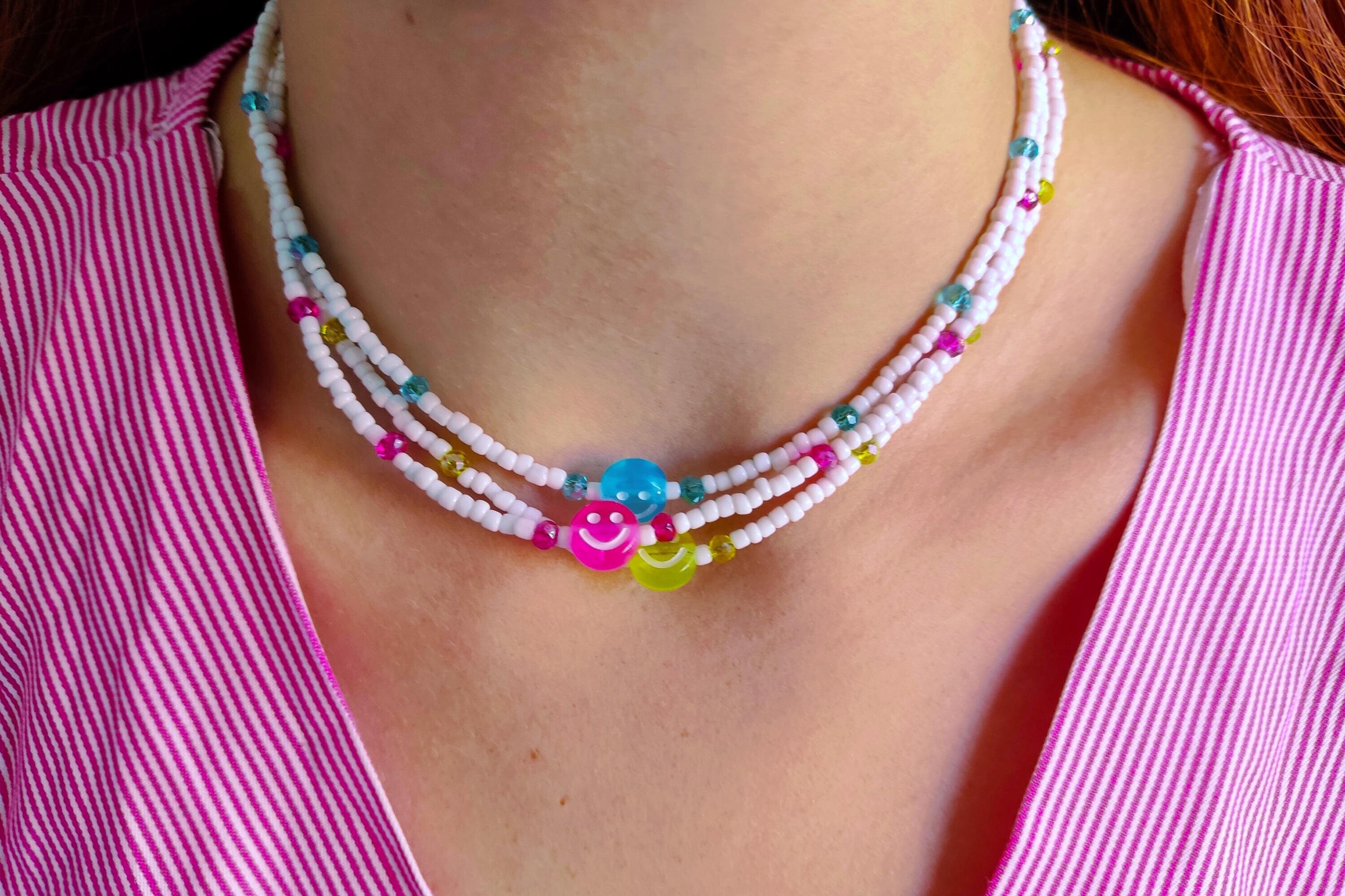 Smiley emoji beaded choker, Indie dainty seed beaded choker, 90s daisy face necklace, Positive energy necklace