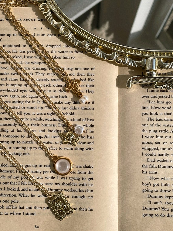 Angel necklace sales aesthetic