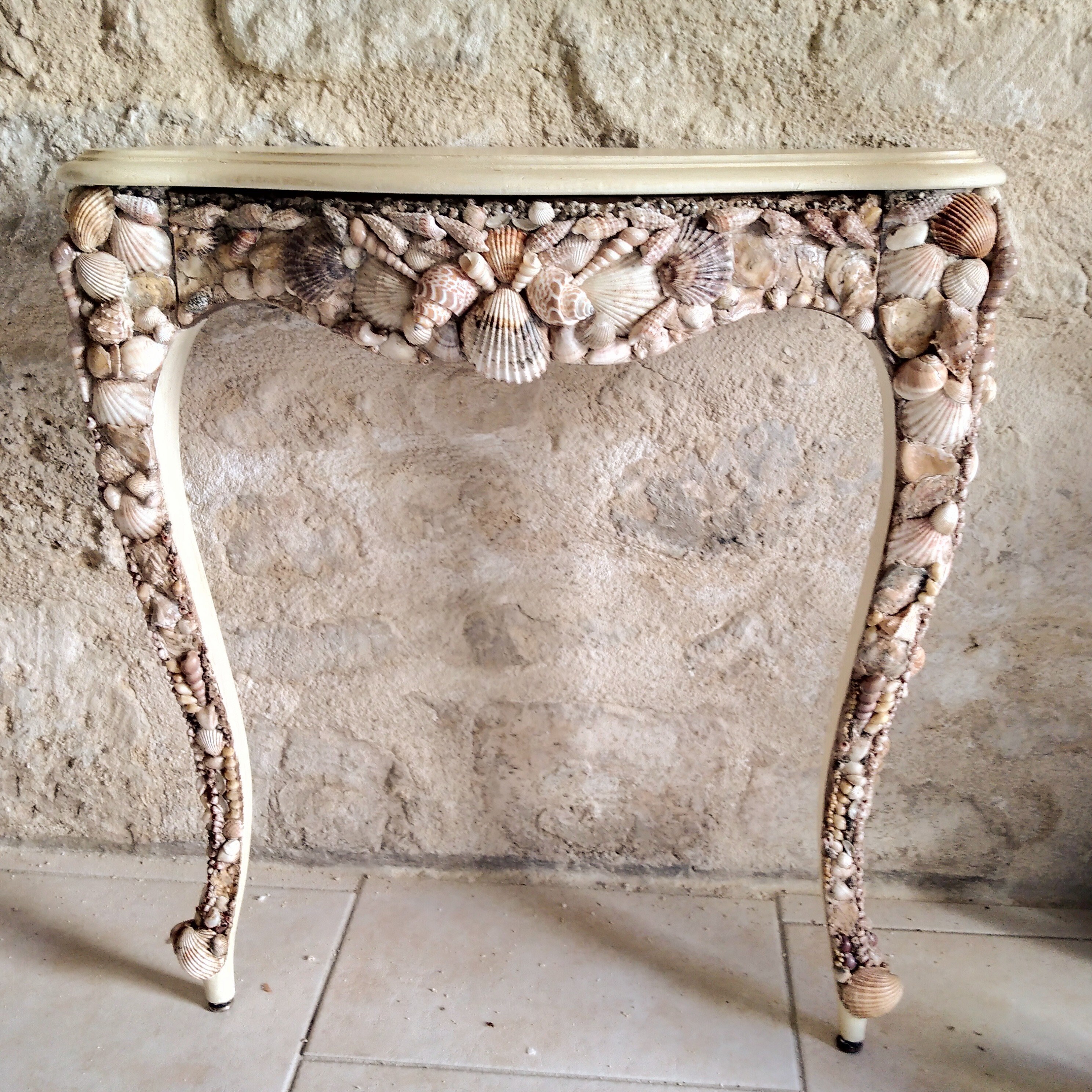 Petite Console en Bois et Véritables Coquillages Vintage