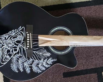 Guitarra acústica negra de The Last of Us, tallada y diseñada a mano. SOLO QUEDA 1.