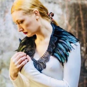 Gothic feather collar Steampunk lace neckpiece Pagan goddess cosplay Black Swan costume Burlesque stage wear Dark beauty fashion