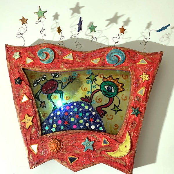 applique art lumineux "planète joyeuse" 45 x 59cm-mosaïque peinture verre et bois