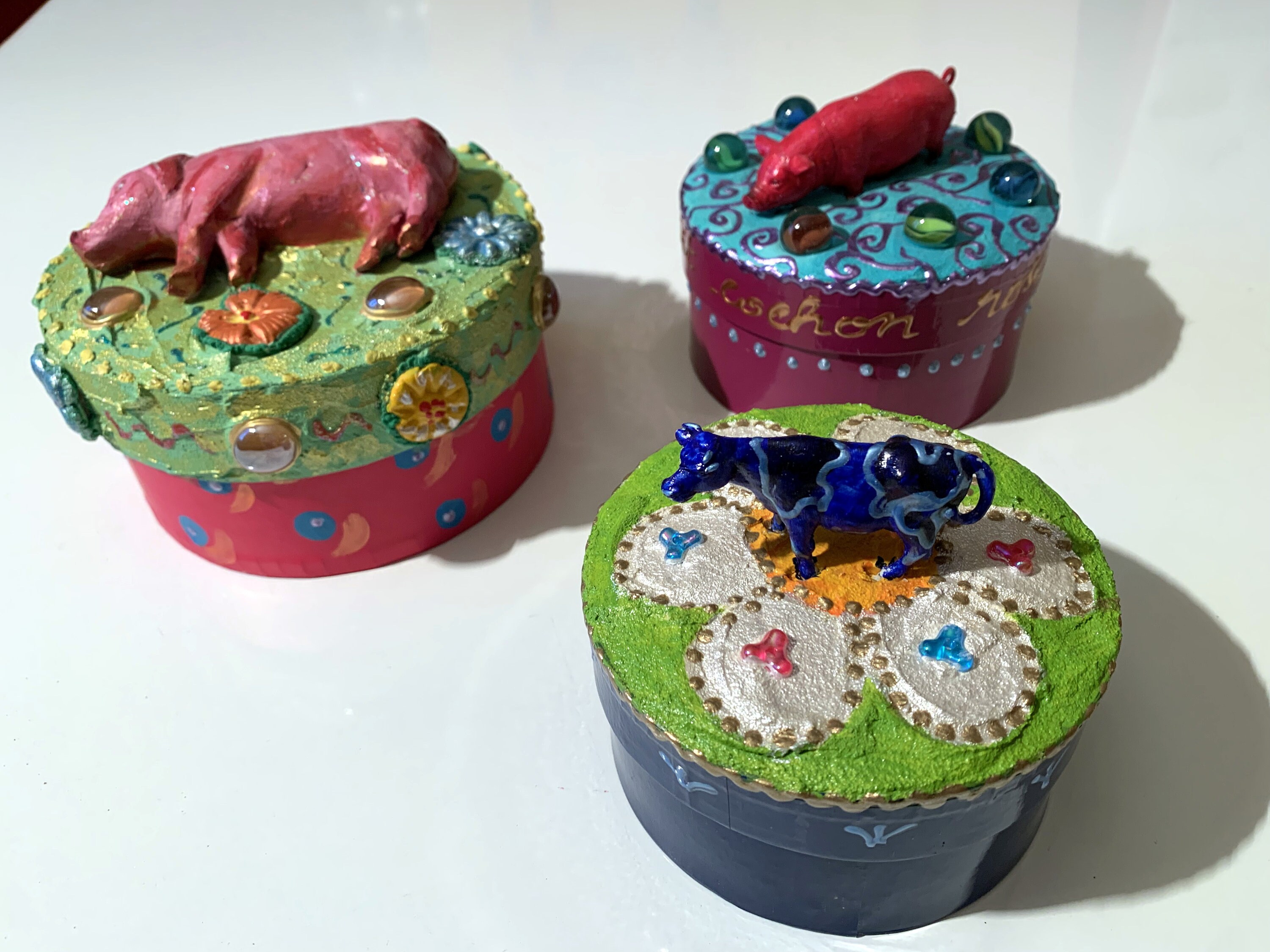 Boîtes Animaux Cochon et Billes Cochons Fleurs Vache Bleue - Cadeau Original Pop Art