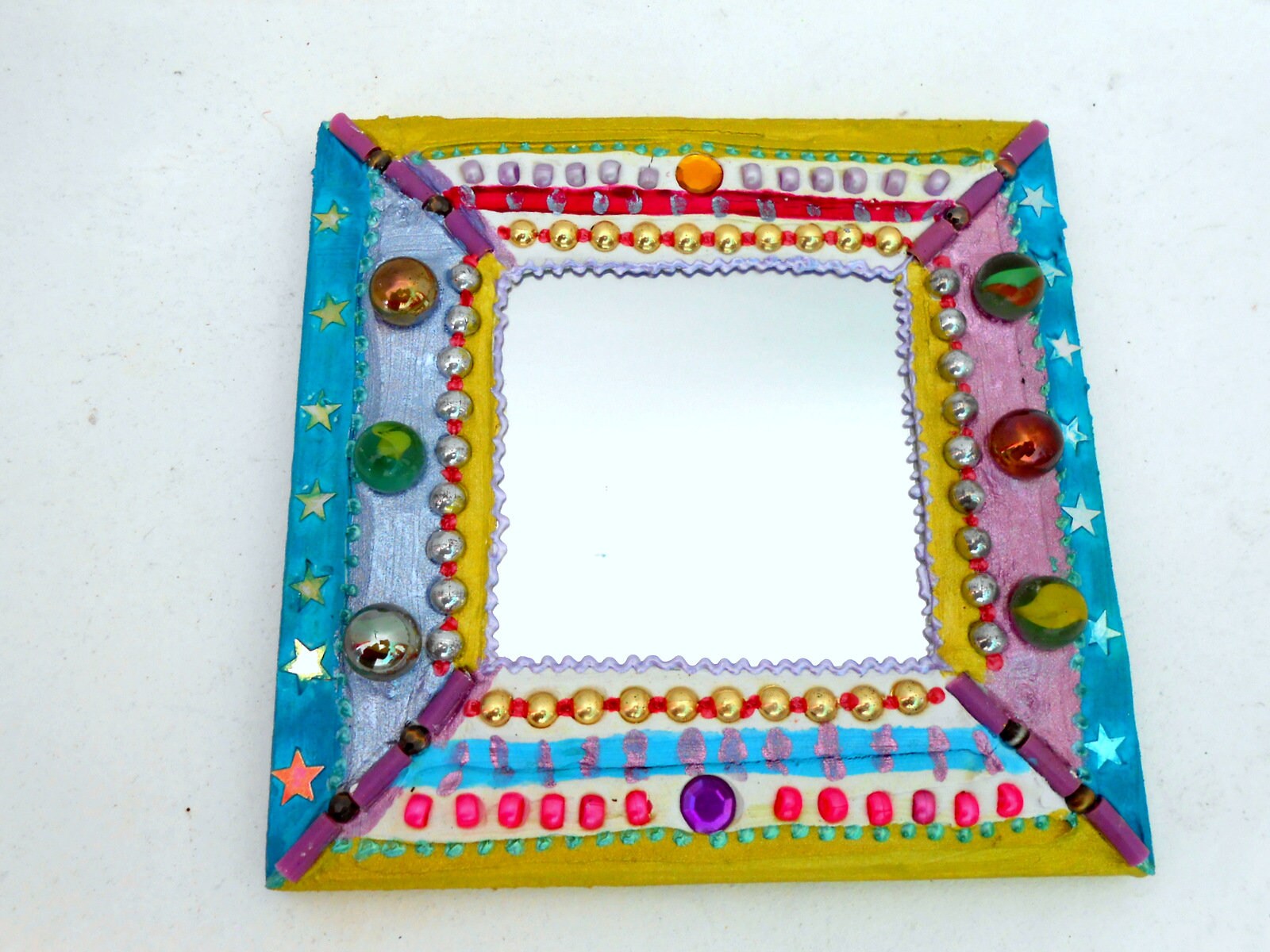 Miroirs Joyeux Perles et Billes Poissons DorésBlanc Papillons Bleus