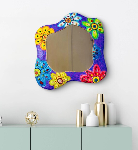 Asymmetrischer, farbiger Spiegel mit Perlenmosaik und Blumenmalerei, einzigartiges, signiertes Stück, handgefertigt, aus handwerklichem Anbau