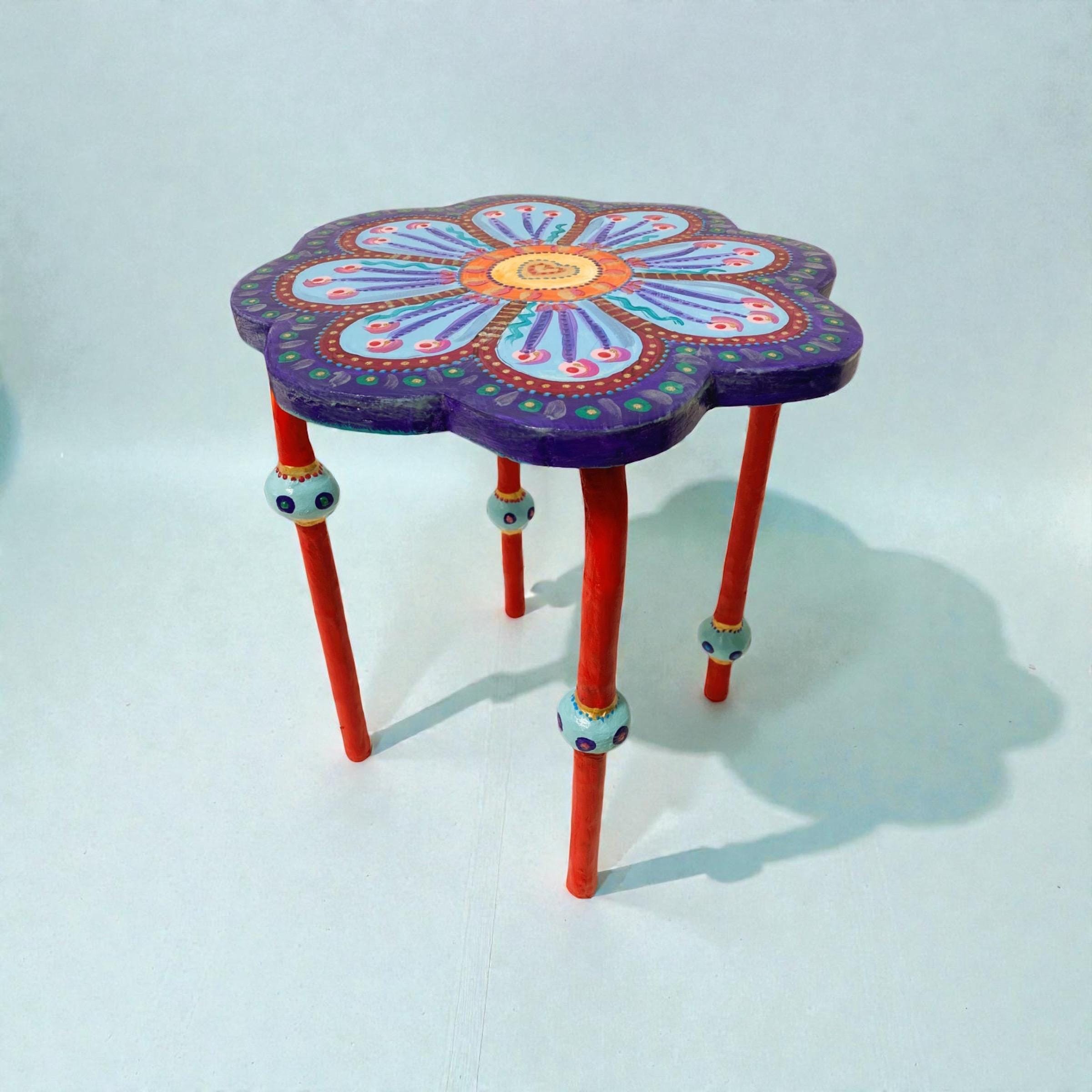 Meuble Tabouret De Style Vintage , Pièce Unique, Décoration D'intérieur, Guéridon Fait Main , Peinture Et Matière Sur Bois Métal