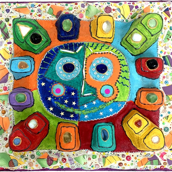 tableau volume couleurs " soleil joyeux" peinture et mosaïque et recyclage