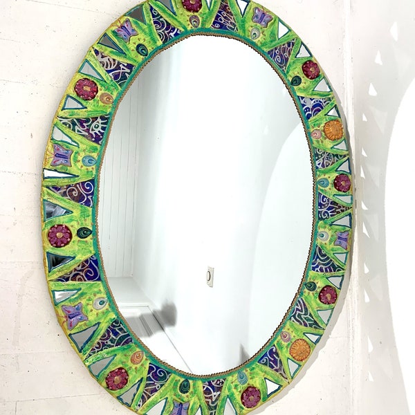 miroir ovale mosaïque de verre et peinture "la prairie "  76 x 57 cm