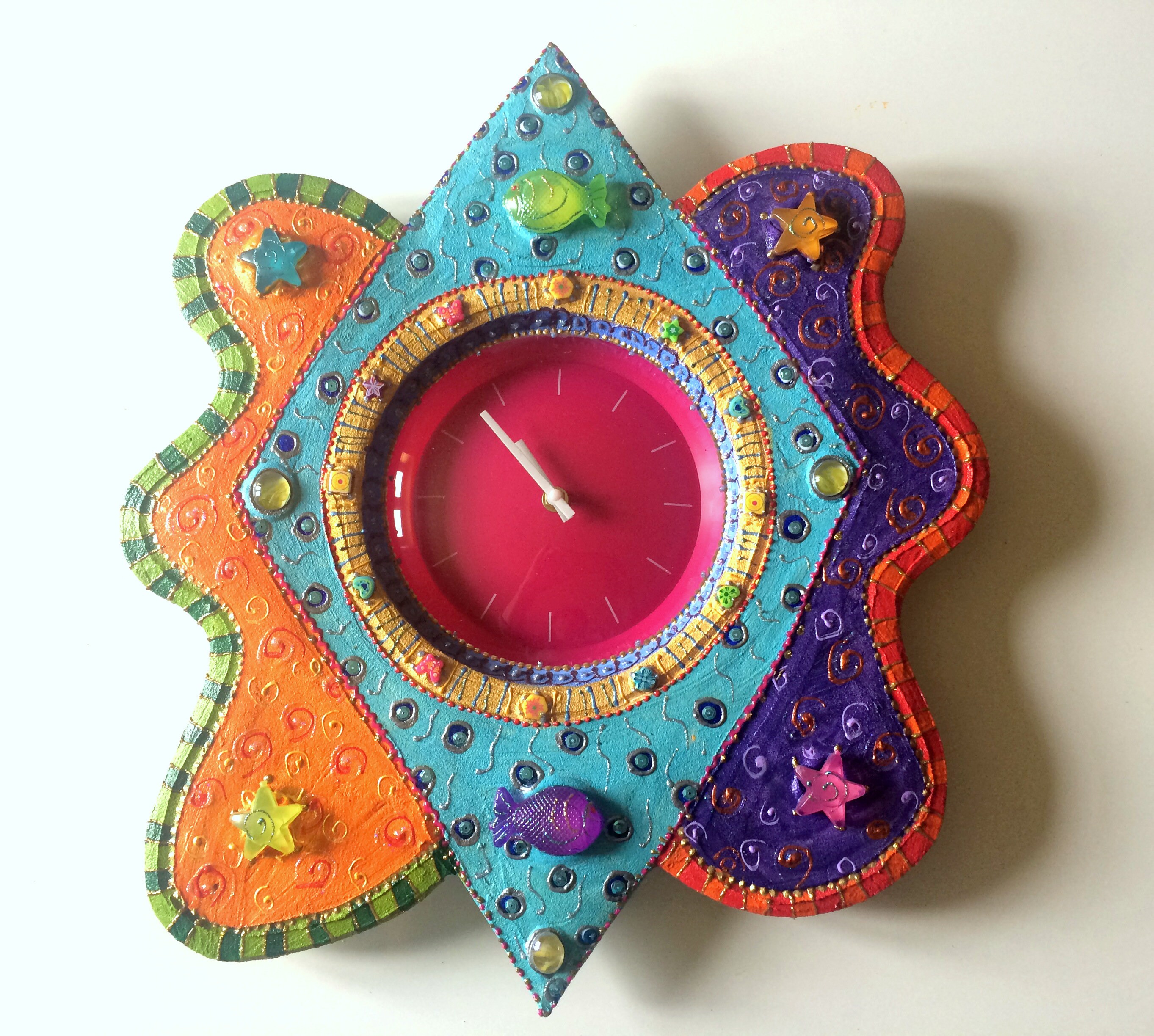 Horloge Murale Pop Art Yayoï Couleurs 45 X 50 cm