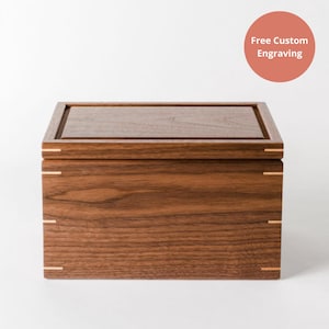 Caja de recuerdos extragrande de nogal: caja de recuerdos personalizada para el 5.º aniversario, duelo o cenizas / 40,6 x 30,5 x 25,4 cm