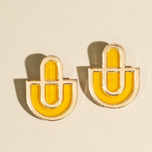 Boucles d&#39;oreilles en acrylique faites main, bijoux jaunes et dorés, boucles d&#39;oreilles géométriques minimalistes, cadeau artisanal léger pour elle, clous d&#39;oreilles modernes et audacieux