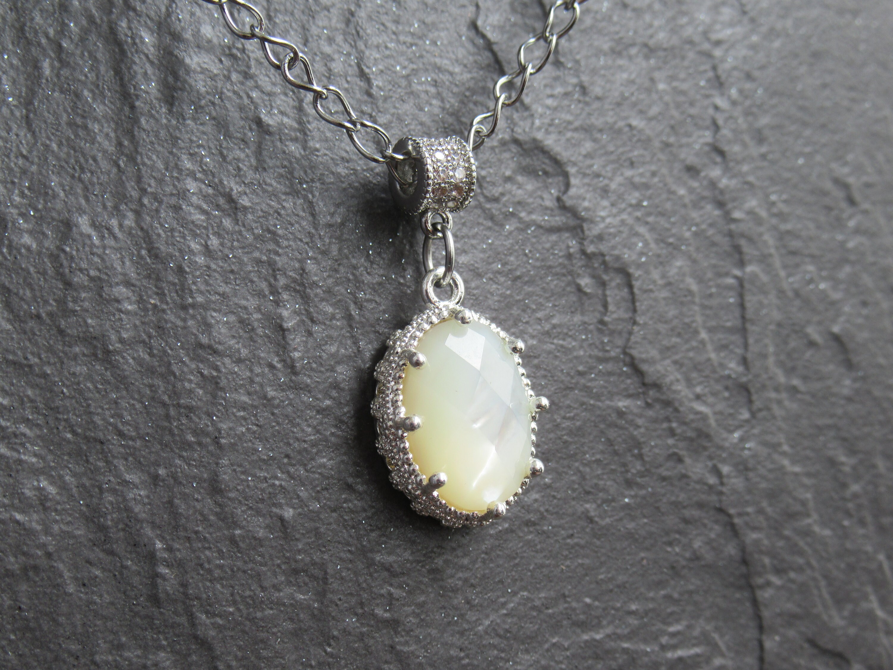 Saratoga Stone Station Necklace-Mother of Pearl-OS main image 0