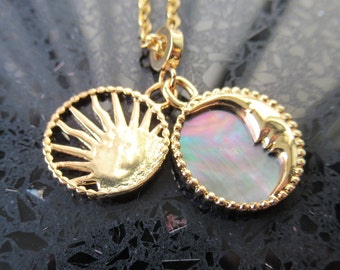Zon en maan-hangerketting: dubbelzijdige hemelse gouden sieraden