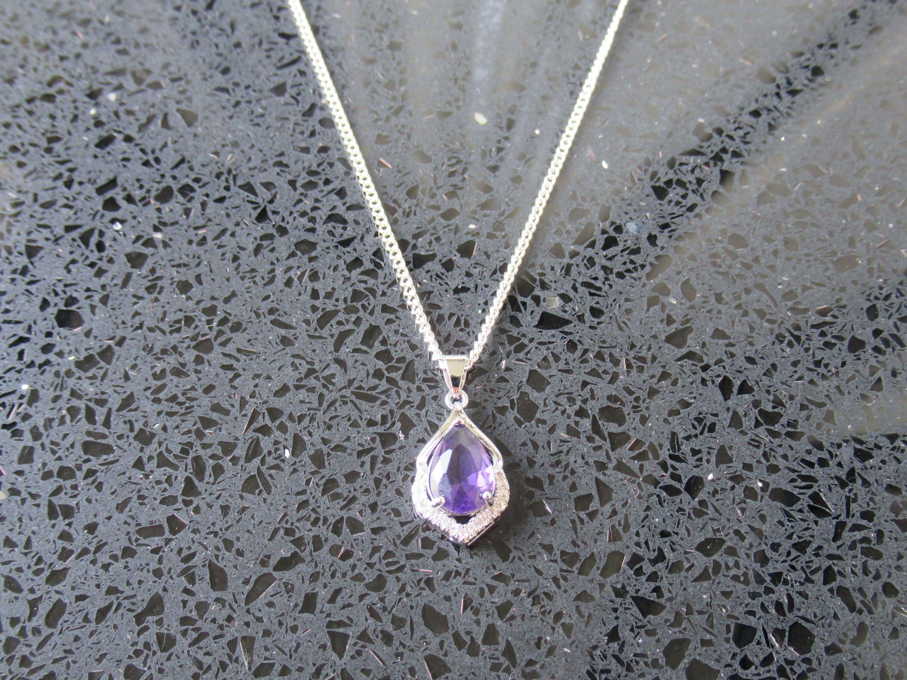 Collier en forme de cœur femme