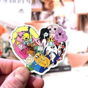 Adesivo em forma de coração de Hora de Aventura | Jake | Fin | BMO | Marceline | Princesa Jujuba | Rei Gelado | Princesa do Espaço Caroço