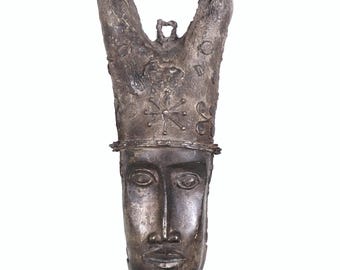 Yoruba Ife face of Oba shrine wall hanging 16.5 tall, lost wax cast c1900