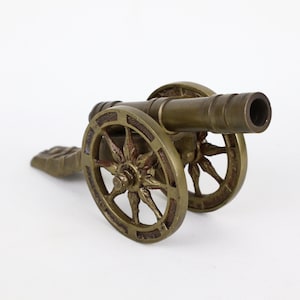 Field artillery cannon model brass barrel on brass carriage with thick rolling brass wheels 6.5 inches long