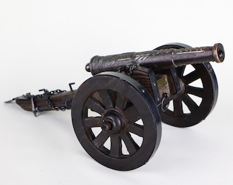 Modelo de cañón de campaña de la Guerra Civil, de estilo antiguo, con cañón de metal fundido y carro de madera de 30 cm (12 pulgadas).