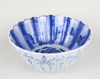 Arita underglaze antique Japanese porcelain bowl 19th century period, 9.25 inches dia.