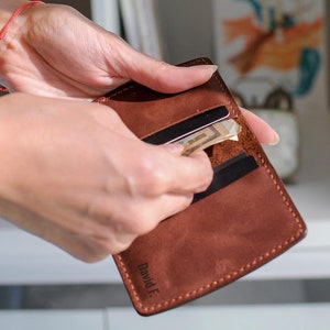 Gegraveerde kaarthouder / Gepersonaliseerde creditcardportemonnee / Leren dubbele portemonnee / Smalle portemonnee met voorvak / Kaarthouder heren