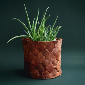 Knitted Leather Planter Cover / Indoor Modern Plant / Flower Vase / Leather Wrap Vase / Leather Planter Cover / Valentine&#39;s Day Gift
