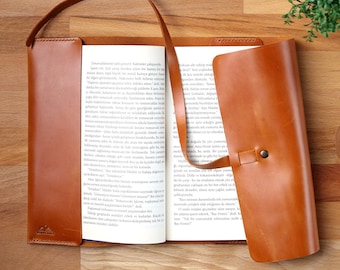 Personalized Leather Book Sleeve / Leather Book Cover / A5 Sketchbook, Graduation Gift / Moleskine Notebook Wrap / Gift for Book Lovers