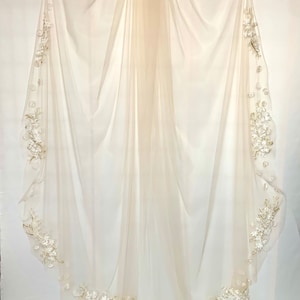 Ivory/blush pink veil