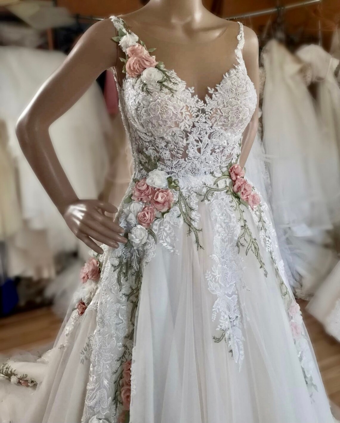 Off White/light Ivory Wedding Dress With Roses Inga Ezergale - Etsy Canada