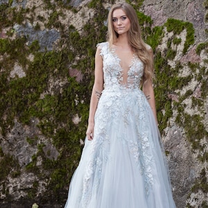 Light grey flower wedding dress Inga Ezergale design Forest Collection.