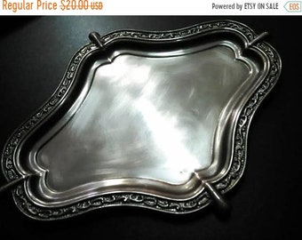 Very old, made of brass material tray, Old tray, small tray, tray brass, perimeter tray, engraved periphery, beautiful stylish tray