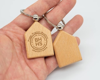 Husnyckelring i trä (bulkordrar)