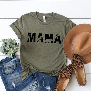 Dinosaur Mama Shirt I Dino Mommy T-Shirts I Funny Mom Graphic Tees I Dinosaur Birthday Matching Family Tee I Boy Mom Shirts I T-Rex T-Shirt