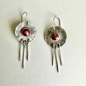 Kolczyki wiszące z oksydowanego srebra próby 925 z czarnym opalem