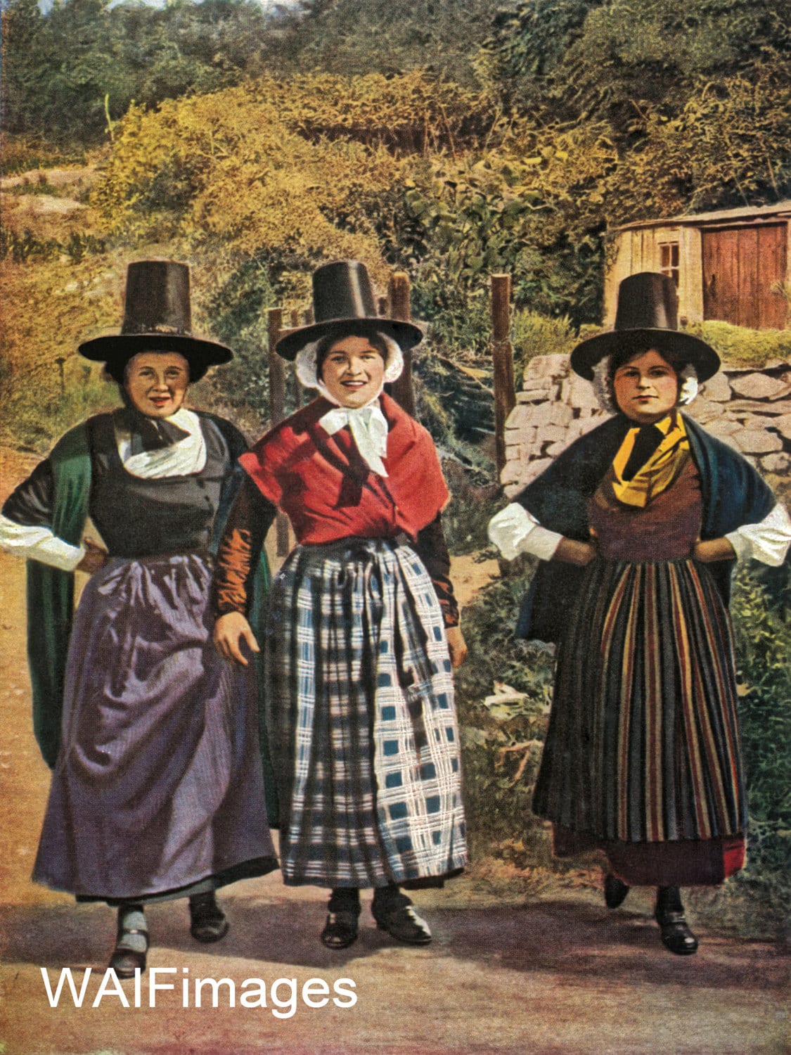 Welsh Ladies With Attitude - vintage 1920's photo image ideal for wall art or card prints.