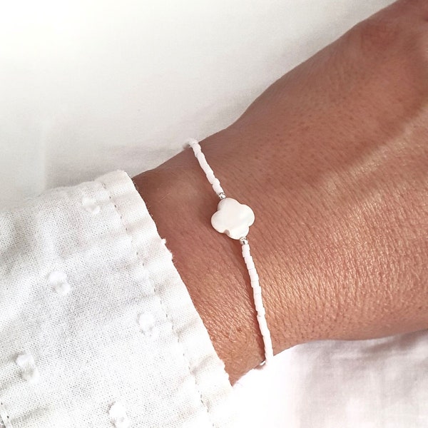 Bracelet TREFLE en nacre et perles blanches