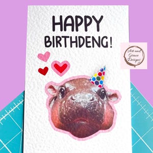 Happy Birthdeng Moo Deng-verjaardagskaart - handgemaakte virale nijlpaard meme verjaardagskaart