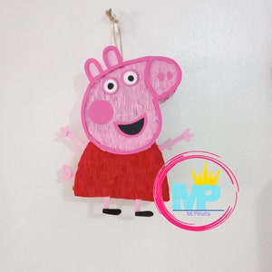 Peppa Pig mini piñata.  Peppa Pig Party Centerpiece.  Peppa Pig Party Favors.