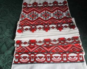 Vintage Long Table runner Red & Black hand embroidery - 15" x 88" Unused