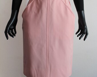 スカート Saint Laurent FW24 Skin pink crepe skirt (785399Y7I22 9512) point satin slip skirt – The Gallery Collection