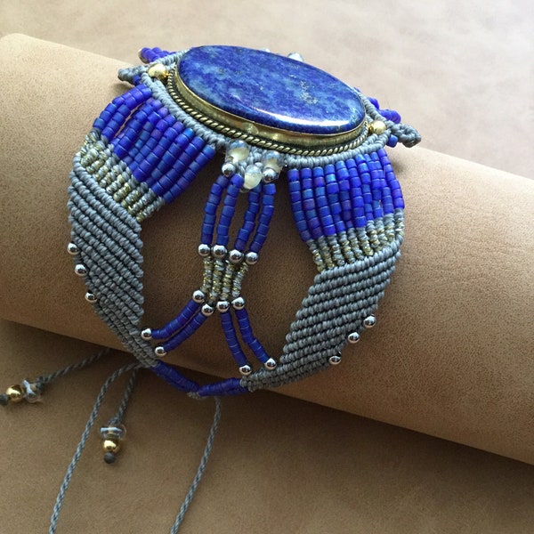 ZULI - Bracelet manchette - Lapis Lazuli pierre naturelle - Macramé gris/or/argent -  perles plaqué or fin, verre et inox