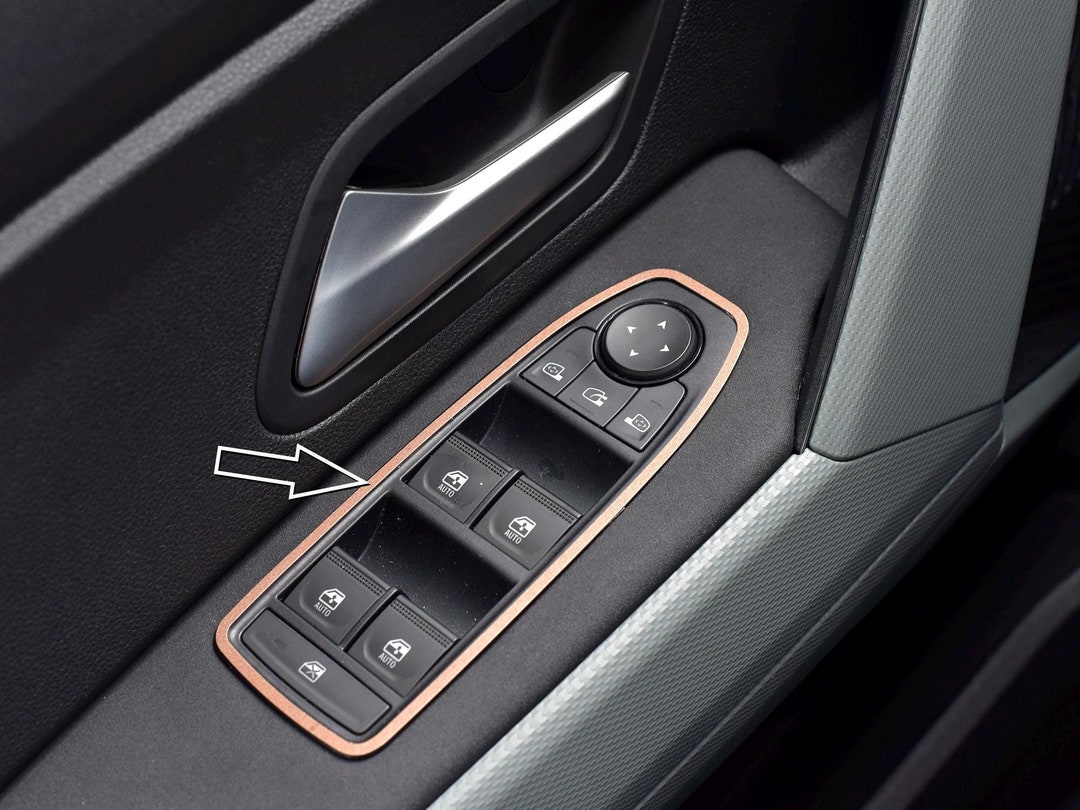 Couvercle Hayon Acier Pour Dacia Duster III 2024+ - Décor Personnalisation - Adhésif 3M - Lot 1 Pièce