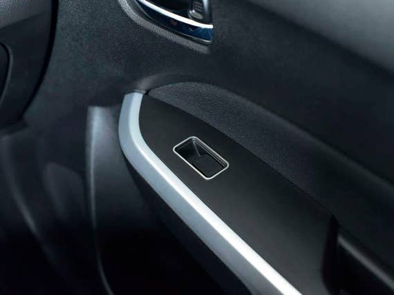 SUZUKI VITARA II 2015 Coperchio di controllo della porta / kit decorativi  personalizzati in acciaio inossidabile in acciaio inossidabile e accessori  per auto -  Italia