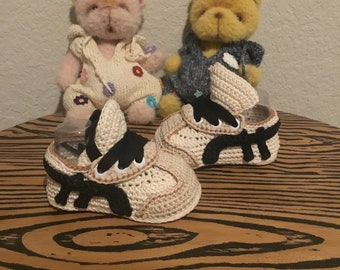 Baby crochet sneakers, beige baby sneakers, Baby booties, Baby crochet shoes,Baby footwear, beige baby shoes, baby shower gift