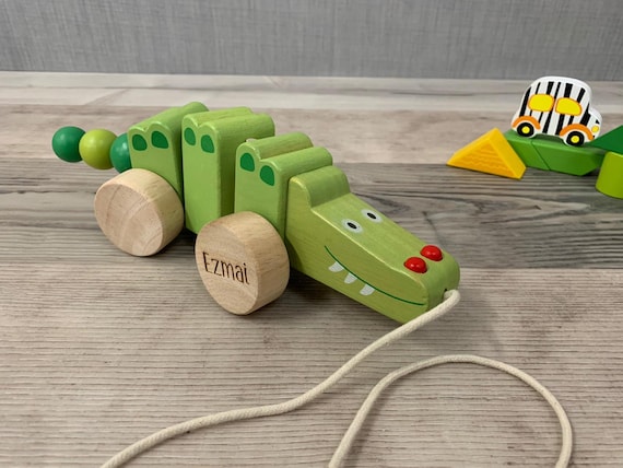 Jouet à tirer crocodile en bois personnalisé Cadeau pour enfants Jouet  alligator Jouets pour animaux Cadeau Page Boy Cadeau de Noël -  France