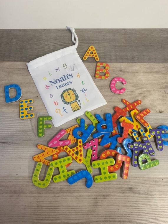 Letras magnéticas personalizadas con bolsa de almacenamiento Juguete ABC  Regalos para niños pequeños del alfabeto Regalos para niños Primer  cumpleaños Regalo de bautizo -  España