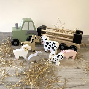Tractor de granja de madera verde personalizado con animales - camión - para empujar - juguete para niños