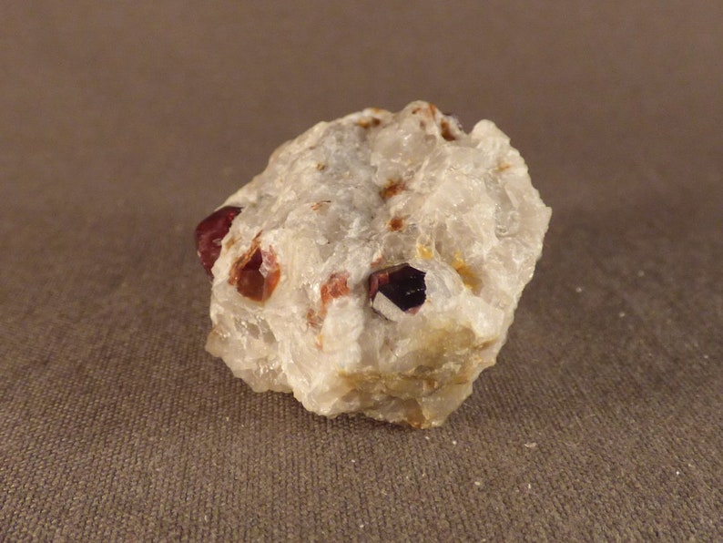 Pierre Espessartite (Grenat) 2.11 Carats - Naturelle, Non Traitée, Origine Namibie, Couleur Orange