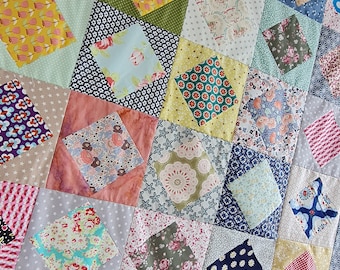 Patchworkdecke 140 x 200 cm Kinderdecke Krabbeldecke Tagesdecke Bettüberwurf Picknickdecke Baumwolle/ Fleece bunt