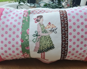 Patchwork Reisekissen/Kuschelkissen Dekokissen Handbestickt Geburtstagsgeschenk Taufgeschenk  Kinderkissen