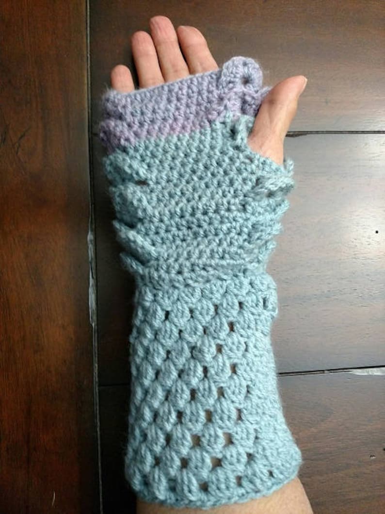 Crocheted Flat Palm Fingerless Dragon Scale Gloves Pattern | Etsy